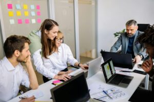 Leadership structuré pour manager une équipe avec clarté, méthode et bienveillance